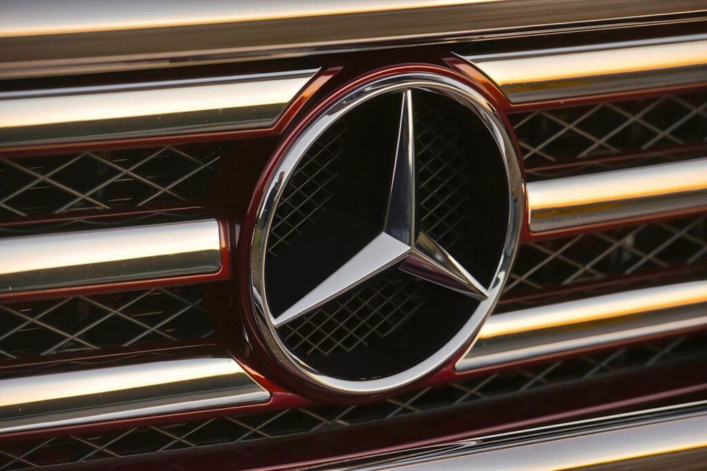 Mercedes Benz reduit son Reseau de Concessionnaires CarBuzz 1024x682 1