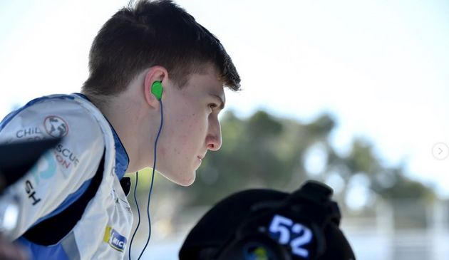 Seulement âgé de 16 ans, Josh Pierson est le plus jeune pilote de l'histoire à participer...