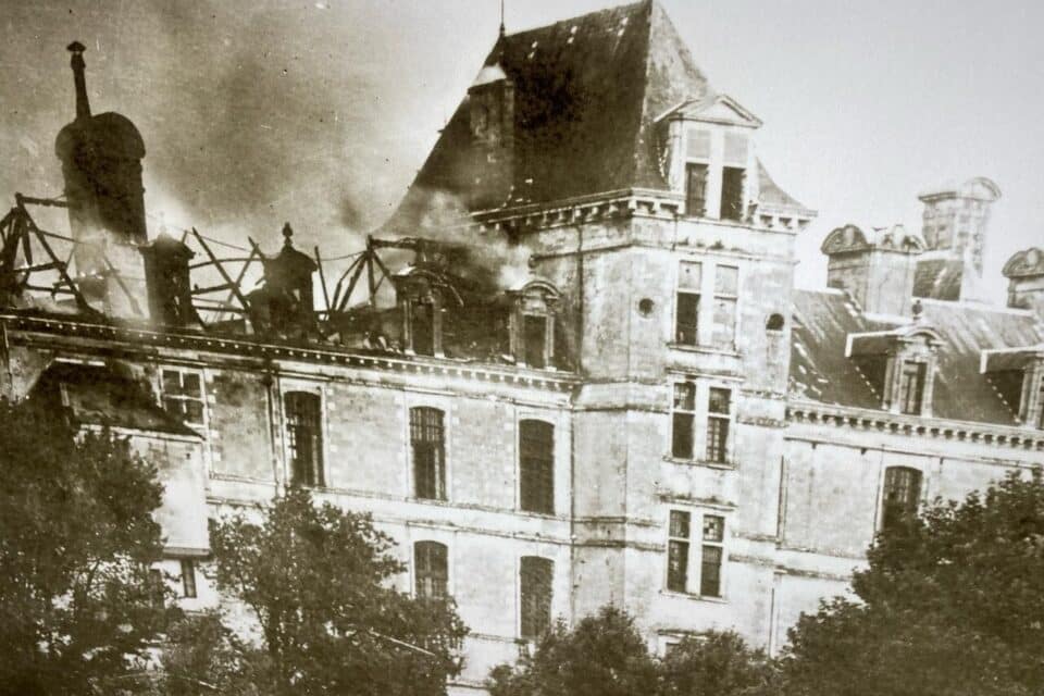 Une rébellion des détenues aurait même provoqué un incendie au château de Cadillac, sur sa partie Nord.